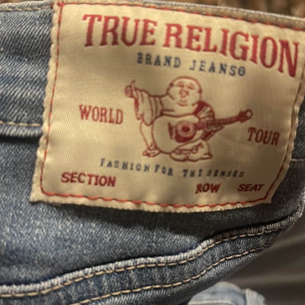 True Religion Women's Maisie High Rise Single Needle Raw Hem Short - Picture 3 of 6